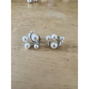 Silver and White Pearl Cluster Post Earrings Design Vintage Moon 4 Pearl